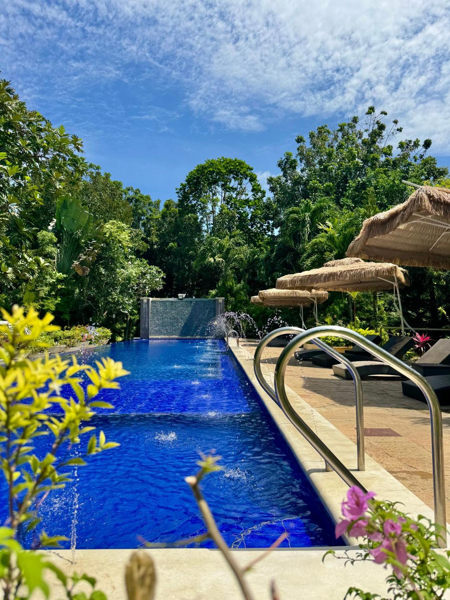 Casa Pilar Beach Resort Manoc-Manoc Екстер'єр фото