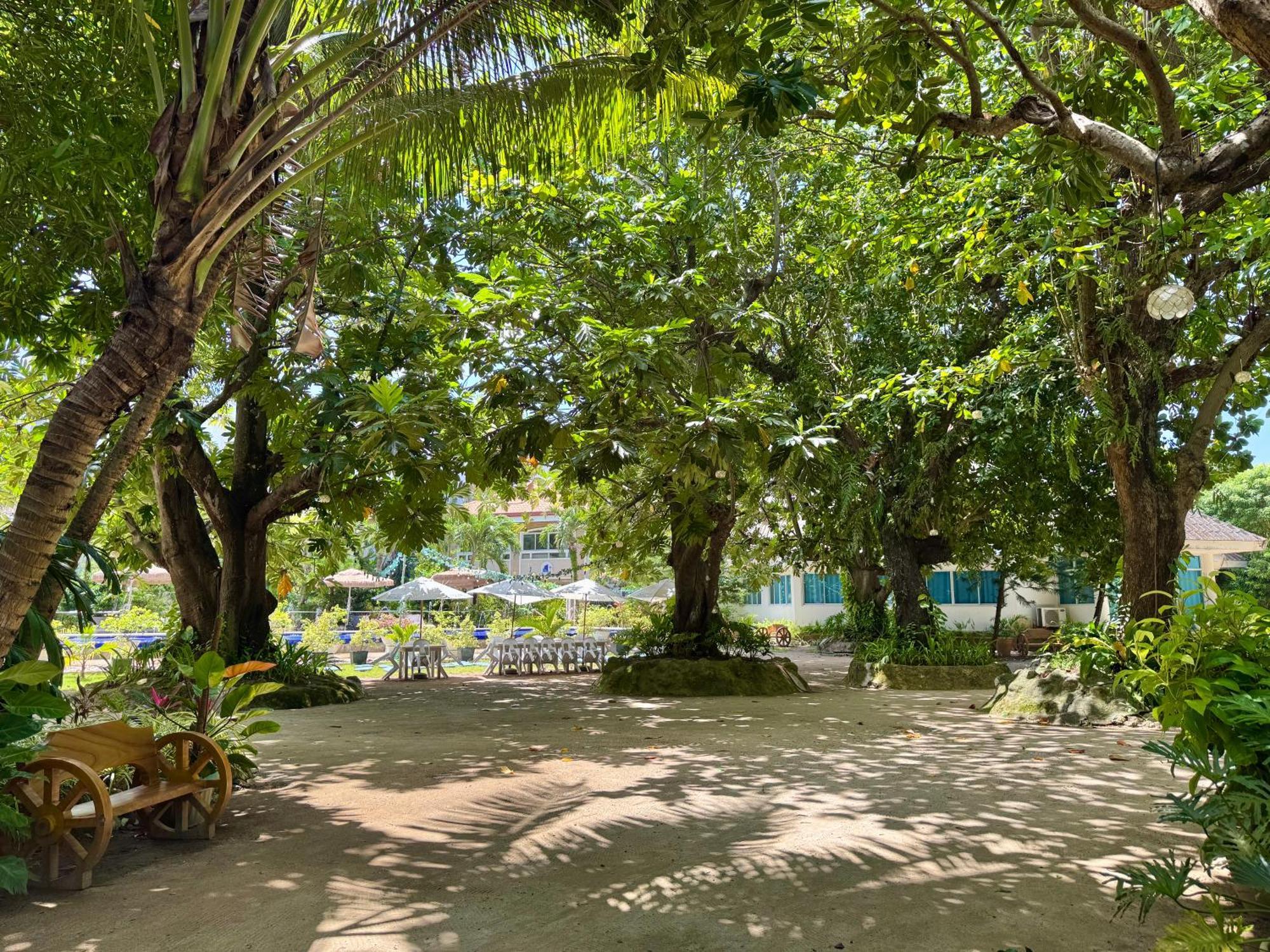 Casa Pilar Beach Resort Manoc-Manoc Екстер'єр фото